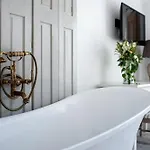 Hazai Provence فندق كابولكش